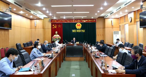 Bộ Nội vụ sẽ nghiên cứu, đề xuất kiểm tra công vụ bằng hình thức trực tuyến