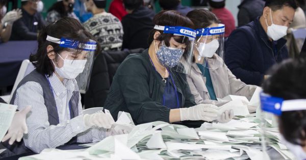 Đảng cầm quyền ở Hàn Quốc thắng lớn