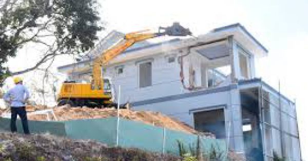 Tháo dỡ biệt thự xây trái phép trên núi Lớn tại Vũng Tàu