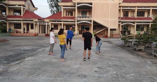 Tạm đình chỉ công tác 2 sĩ quan quân đội do bị tố tiêu cực ở khu cách ly