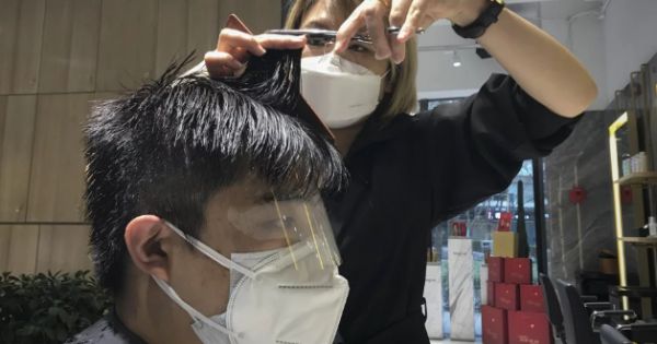 Thanh Hóa cho phép các cơ sở cắt tóc, gội đầu hoạt động trở lại vào ngày 20-4