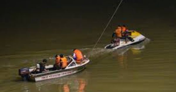 Trưởng phòng của Cục thuế Thanh Hóa nhảy cầu tự tử