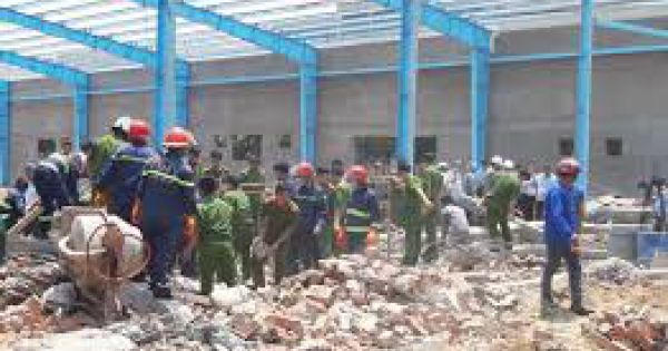 Vụ sập tường làm 7 người thiệt mạng: Đề nghị truy tố 3 lãnh đạo công ty, 1 kỹ sư