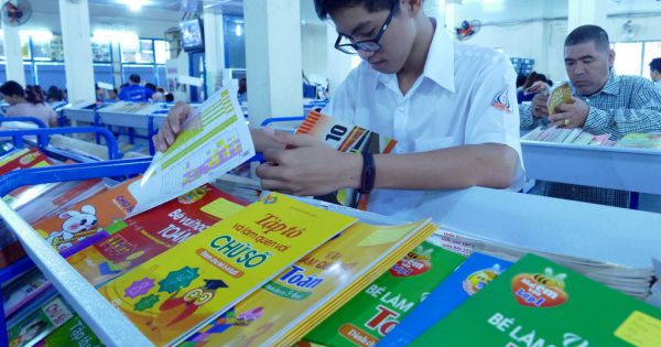 Thủ tướng yêu cầu không tăng giá SGK lớp 1 đồng loạt