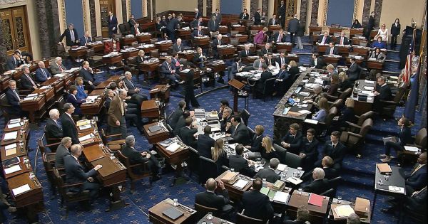 Thượng viện Mỹ thông qua gói ngân sách trợ cấp doanh nghiệp nhỏ