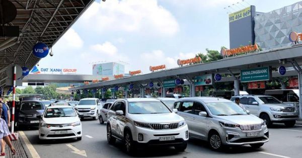 TP.HCM lại tiếp tục tạm ngưng xe taxi, xe công nghệ