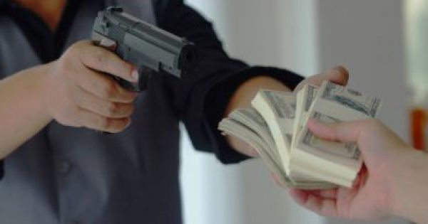 Nghi phạm cướp ngân hàng tại Hà Nội đã ra đầu thú ở Quảng Ninh