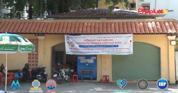 Báo Pháp Luật Việt Nam hỗ trợ người dân khó khăn tại quận Gò Vấp do dịch Covid-19