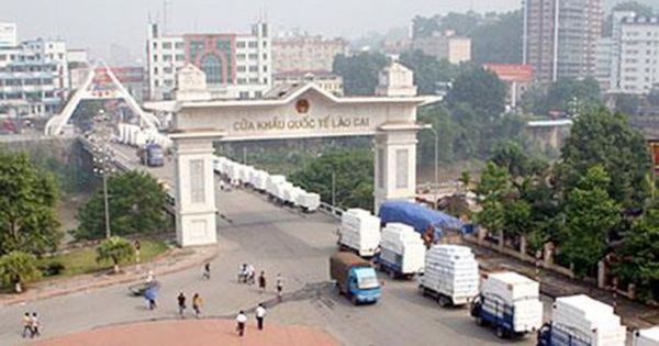 Dẹp bỏ nạn “cò mồi” thu tiền triệu xếp chỗ ở cửa khẩu Lào Cai