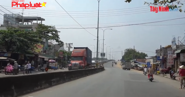 Giá đất ăn theo cao tốc TPHCM- Mộc Bài