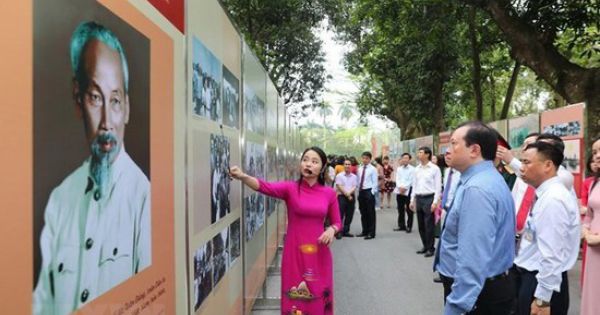 Giới thiệu gần 250 bức ảnh, tư liệu về Bác Hồ