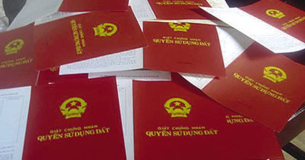 Giả chữ ký lãnh đạo huyện làm giấy chứng nhận quyền sử dụng đất