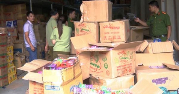 Thu giữ 6 tấn bánh kẹo, đồ chơi nhập lậu tại “thủ phủ” La Phù