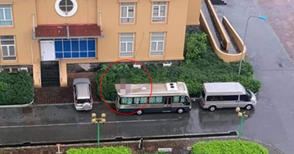 Người đàn ông tử vong nghi rơi từ tầng cao chung cư xuống xe ô tô