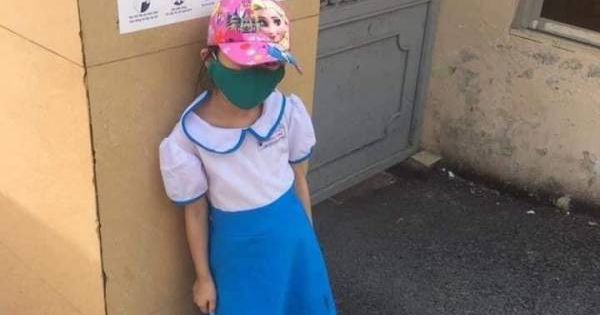 Học sinh đi sớm phải phơi nắng ngoài cổng: Xem xét trách nhiệm cả hiệu trưởng