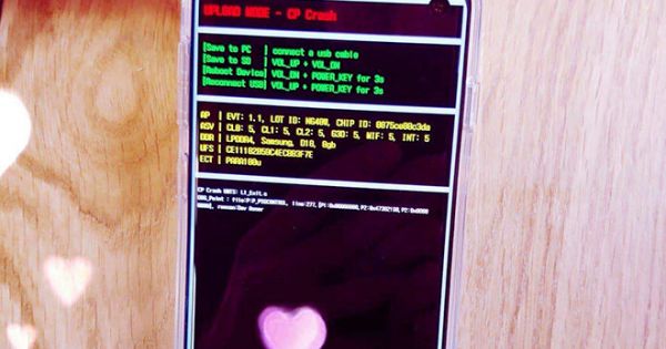 Samsung nói gì sau khi loạt smartphone của hãng gặp sự cố treo máy