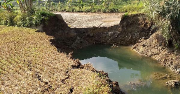 Hút nước ngầm tạo ra 148 'hố tử thần' ở Bắc Kạn