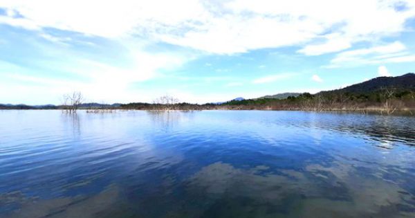 Đề xuất thí điểm nuôi cá lồng bè trong lòng hồ Ngàn Trươi