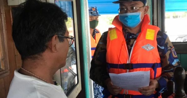 Cảnh sát biển tạm giữ tàu nước ngoài chở khoảng 150.000 lít dầu D.O không rõ nguồn gốc