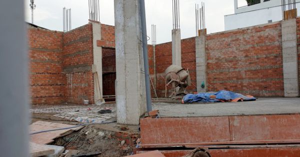 Rò rỉ điện ở công trình xây dựng, 1 người chết, 2 người nhập viện