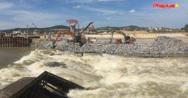 Nghệ An: Khẩn trương xử lý sự cố vỡ đập Bara Đô Lương