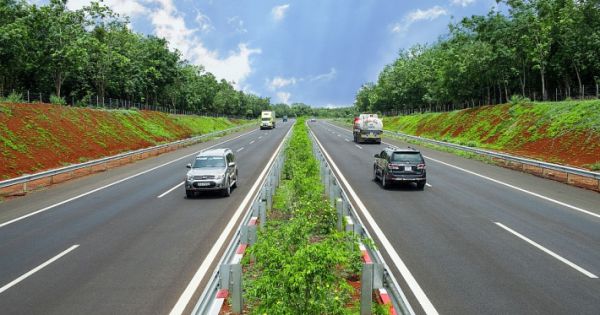 Chuyển 3 dự án cao tốc Bắc - Nam sang đầu tư công, giảm thêm 2.000 tỉ