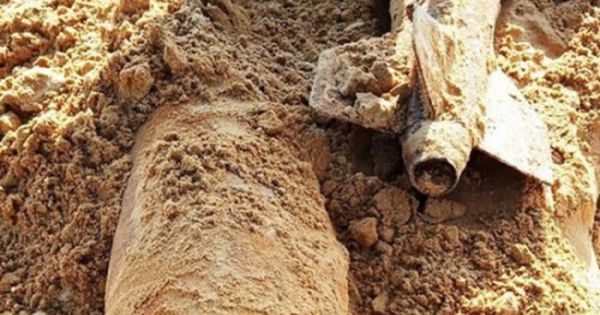 Phát hiện quả bom khoảng 500kg dưới sông Trà Khúc, Quảng Ngãi