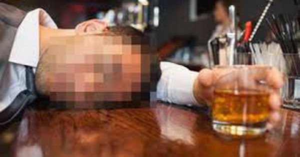 Xuất hiện nhiều vụ bỏ thuốc ngủ vào cà phê cho xe ôm uống để cướp tài