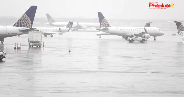 Ba Lan cấm các chuyến bay với Anh, Thụy Điển và Bồ Đào Nha đến cuối tháng 6