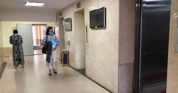 Tạm giữ hình sự người đàn ông 65 tuổi nghi dâm ô bé trai trong thang máy