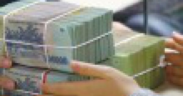 Nghịch lý doanh nghiệp khát vốn, ngân hàng lại thừa tiền