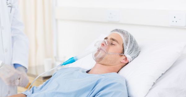 WHO cảnh báo về nguy cơ thiếu máy tạo oxy trong đại dịch Covid-19