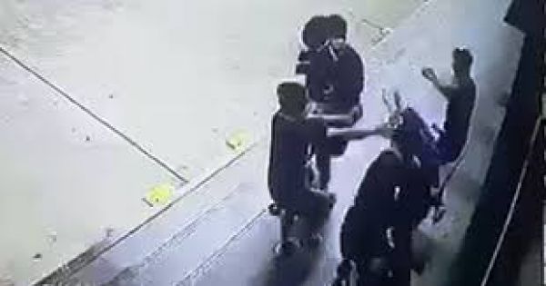 Nam thanh niên bị đánh hội đồng, trúng 2 viên đạn bi vào đầu