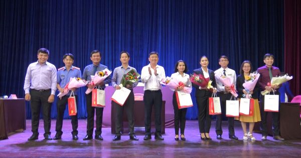 Sinh viên 3 trường khoa Luật tại TP HCM tranh tài qua cuộc thi “Phiên tòa giả định” 2020  