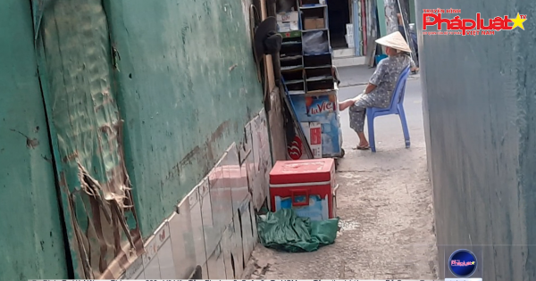 Chính quyền bất lực trong khâu xử lí tình trạng lấn chiếm hẻm công cộng!