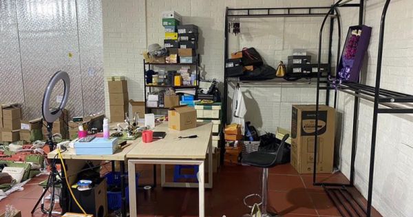 'Đột kích' kho hàng lậu quy mô 10.000 m2 tại Lào Cai