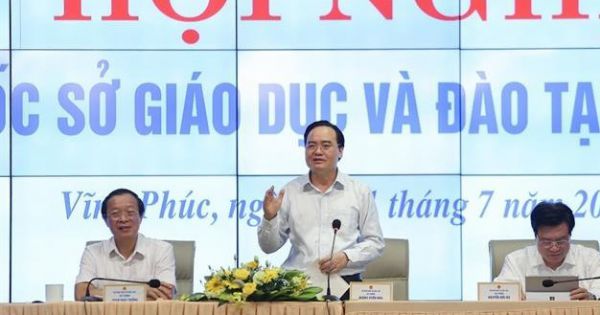 Bộ trưởng Phùng Xuân Nhạ: Lạm dụng giấy khen dẫn đến “tác dụng ngược”