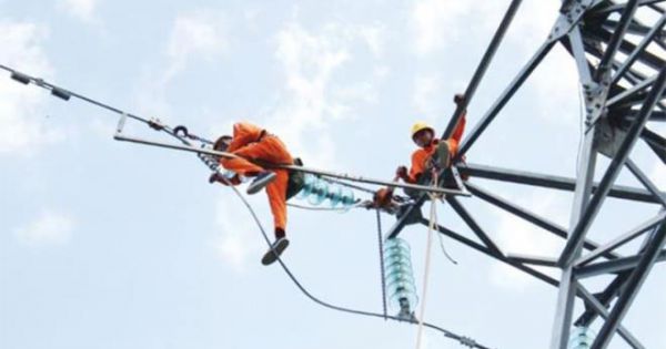 Hơn 6.000 khách bị ghi sai hoá đơn tiền điện, EVN phạt nặng cán bộ