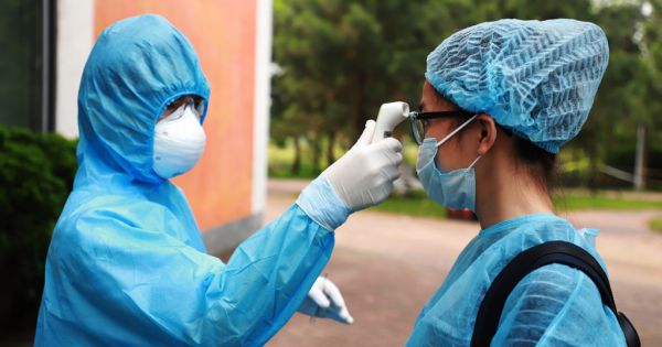 Bản tin phòng chống Covid-19: Một bé gái 5 tuổi mắc Covid-19 từ Nga về, Việt Nam có tổng cộng 417 ca