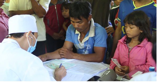 Quảng Ngãi tiêm vắc xin phòng bệnh bạch hầu cho người dân