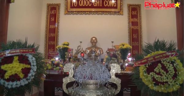 Linh thiêng Lễ báo công, thắp nến tri ân tại Nghĩa trang liệt sỹ thị xã Kỳ Anh