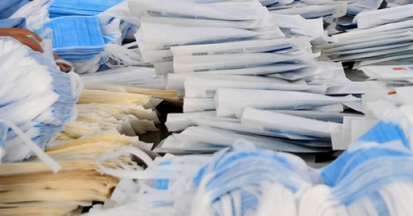 Bình Định: Tạm giữ 70.500 khẩu trang không có hóa đơn