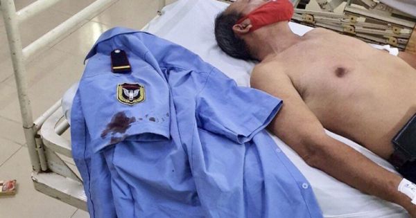 Bảo vệ bị chém vì không cho gửi hàng