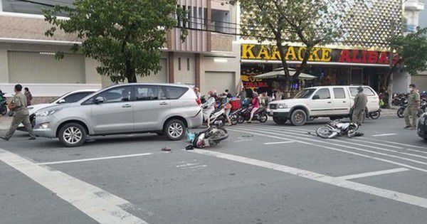 Hai thiếu niên va chạm ô tô khi trốn cảnh sát hình sự khai gì?