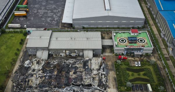 Bắc Ninh: Hiện trường đám cháy lớn thiêu rụi hệ thống nhà xưởng