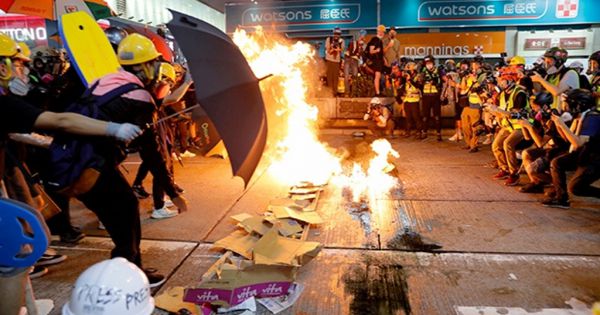 Mỹ chính thức đình chỉ hiệp định dẫn độ với Hong Kong