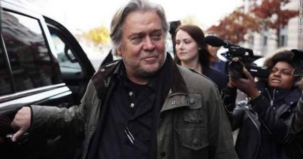 Bắt giữ ông Steve Bannon cựu cố vấn của Tổng thống Donald Trump