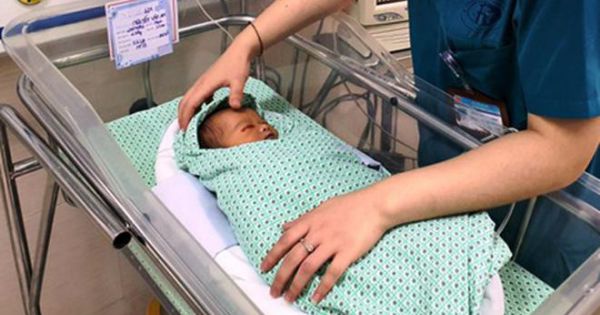 Xác định danh tính người mẹ bỏ rơi bé sơ sinh giữa khe tường ở Gia Lâm