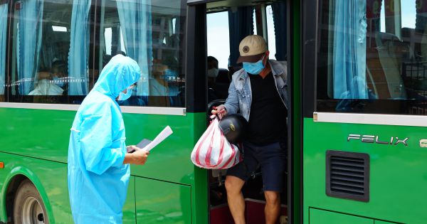 Đà Nẵng hỗ trợ đưa người dân Quảng Ngãi về địa phương