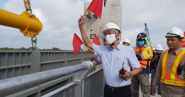 Lắp đặt cửa van cống Cây Khô, cuối năm 2020 đưa vào vận hành